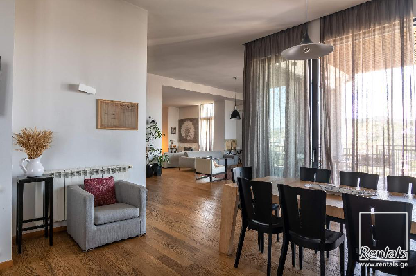 flat ( apartment ) For Rent  In Tbilisi , Bagebi; Chavchavadze